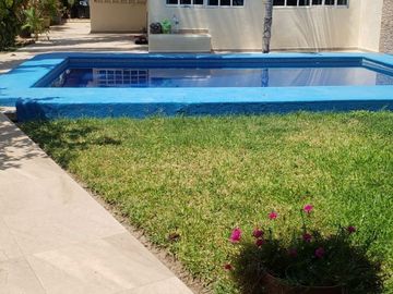 BONITA CASA EN VENTA O EN RENTA PARA OFICINA. REDUCCION DE PRECIO
