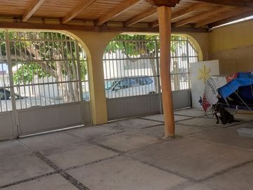 BONITA CASA EN VENTA O EN RENTA PARA OFICINA. REDUCCION DE PRECIO