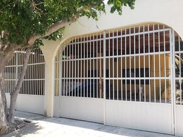 BONITA CASA EN VENTA O EN RENTA PARA OFICINA. REDUCCION DE PRECIO