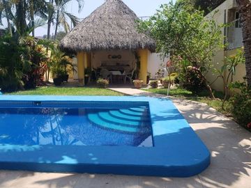 BONITA CASA EN VENTA O EN RENTA PARA OFICINA. REDUCCION DE PRECIO
