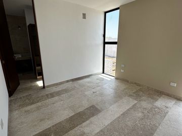Vive dentro de privada en casa Smart. | Cuenta con estudio