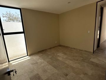 Vive dentro de privada en casa Smart. | Cuenta con estudio