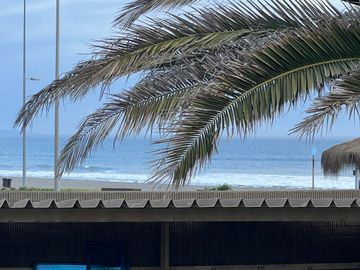 Departamento  duplex primera línea con  vista al mar.