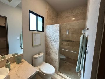 CONJUNTO DE 6 CASAS EN VENTA COL. AMPLIACION UNIDAD NACIONAL CIUDAD MADERO