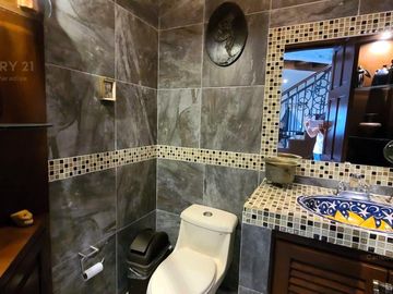 Villa de 5 rec en  venta en Rsidencial Campestre en Playa del Carmen P4184