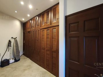 Villa de 5 rec en  venta en Rsidencial Campestre en Playa del Carmen P4184