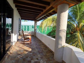 Villa de 5 rec en  venta en Rsidencial Campestre en Playa del Carmen P4184