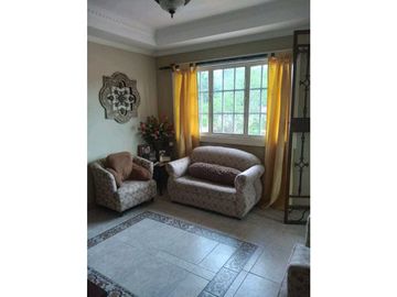 VENTA CASA 2 PISOS EN 450 m2 EN VILLA ZAITA A PASOS DE AVDA PRINCIPAL