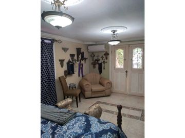 VENTA CASA 2 PISOS EN 450 m2 EN VILLA ZAITA A PASOS DE AVDA PRINCIPAL
