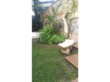 VENTA CASA 2 PISOS EN 450 m2 EN VILLA ZAITA A PASOS DE AVDA PRINCIPAL
