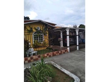 VENTA CASA 2 PISOS EN 450 m2 EN VILLA ZAITA A PASOS DE AVDA PRINCIPAL