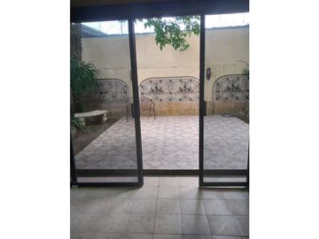 VENTA CASA 2 PISOS EN 450 m2 EN VILLA ZAITA A PASOS DE AVDA PRINCIPAL