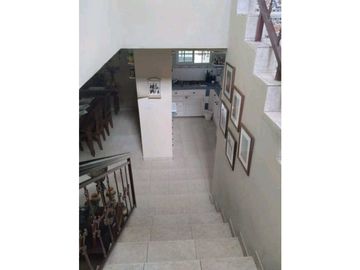 VENTA CASA 2 PISOS EN 450 m2 EN VILLA ZAITA A PASOS DE AVDA PRINCIPAL