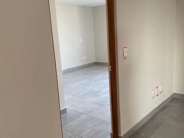 Casa en Venta en Valle de Juriquilla, Estudio o 4ta Recamara en PB, 4 Baños