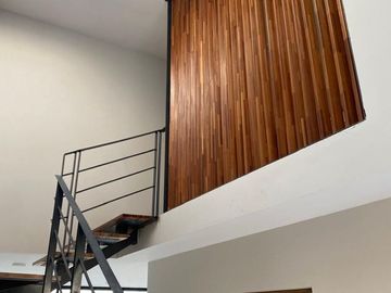 Casa en Venta en Valle de Juriquilla, Estudio o 4ta Recamara en PB, 4 Baños
