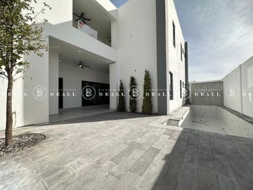 CASA EN VENTA EN LOMAS DE SAN CHARBEL