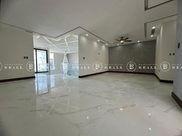 CASA EN VENTA EN LOMAS DE SAN CHARBEL