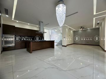 CASA EN VENTA EN LOMAS DE SAN CHARBEL