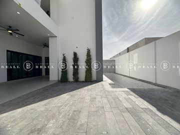 CASA EN VENTA EN LOMAS DE SAN CHARBEL
