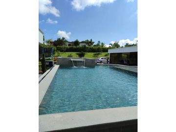 SE VENDE CASA CAMPESTRE EN CONJUNTO CERRADO EN CERRITOS