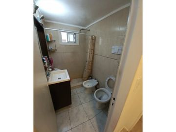Departamento 3 ambientes con dependencia. U$S 85.000.-