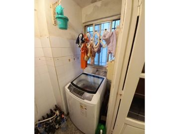 Departamento 3 ambientes con dependencia. U$S 85.000.-