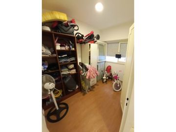 Departamento 3 ambientes con dependencia. U$S 85.000.-
