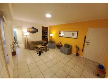 Departamento 3 ambientes con dependencia. U$S 85.000.-
