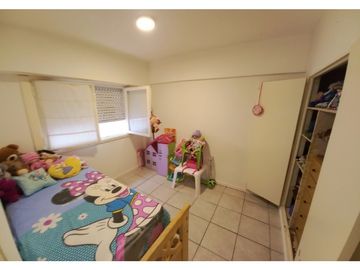 Departamento 3 ambientes con dependencia. U$S 85.000.-