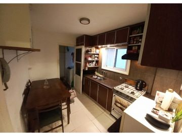Departamento 3 ambientes con dependencia. U$S 85.000.-