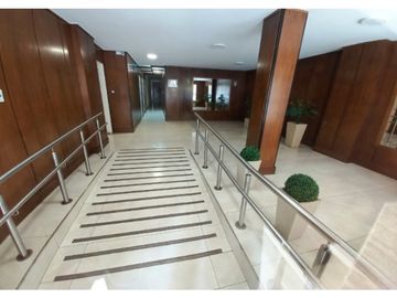 Departamento 3 ambientes con dependencia. U$S 85.000.-