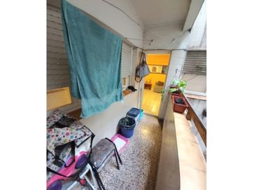 Departamento 3 ambientes con dependencia. U$S 85.000.-