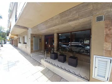 Departamento 3 ambientes con dependencia. U$S 85.000.-