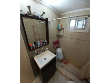 Departamento 3 ambientes con dependencia. U$S 85.000.-