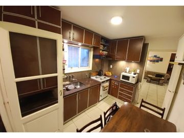 Departamento 3 ambientes con dependencia. U$S 85.000.-