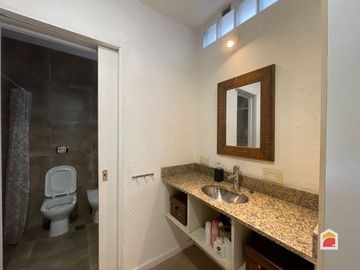 Casa en venta de 2 dormitorios y escritorio c/ cochera en Mendiolaza