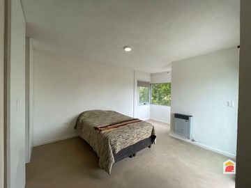 Casa en venta de 2 dormitorios y escritorio c/ cochera en Mendiolaza