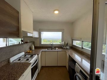 Casa en venta de 2 dormitorios y escritorio c/ cochera en Mendiolaza