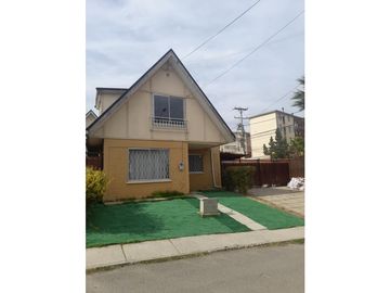 SE VENDE LINDA Y AMPLIA CASA UBICADA EN LAS AMERICAS, VILLA ALEMANA
