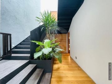 Casa en venta en Lomas Quebradas