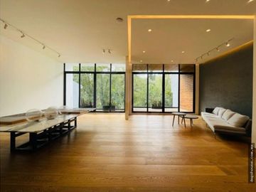 Casa en venta en Lomas Quebradas