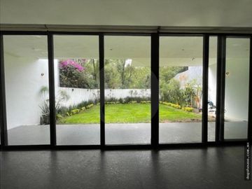 Casa en venta en Lomas Quebradas