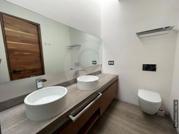 Casa en venta en Lomas Quebradas