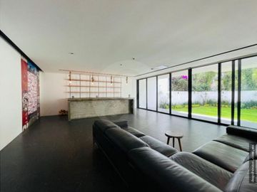 Casa en venta en Lomas Quebradas