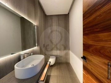 Casa en venta en Lomas Quebradas
