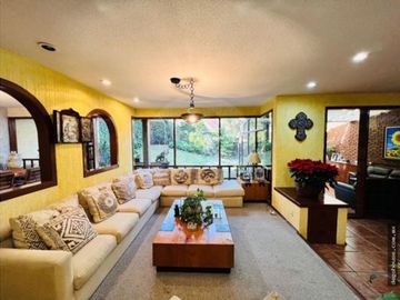 Casa en venta en Jardines en la Montaña