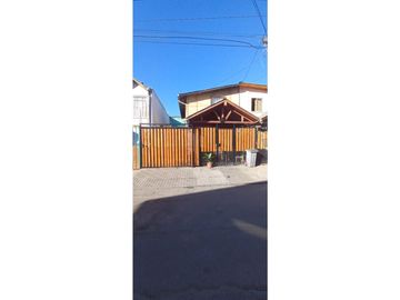 Gestimob vende casa de dos pisos en Villa Voz de Arauco, Padre Hurtado