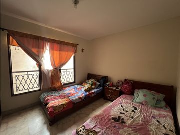 Venta de Edificio de Tres Pisos con Tres Apartamentos . B/ Belisario C