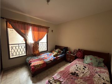 Venta de Edificio de Tres Pisos con Tres Apartamentos . B/ Belisario C