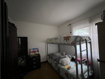 Venta de Edificio de Tres Pisos con Tres Apartamentos . B/ Belisario C